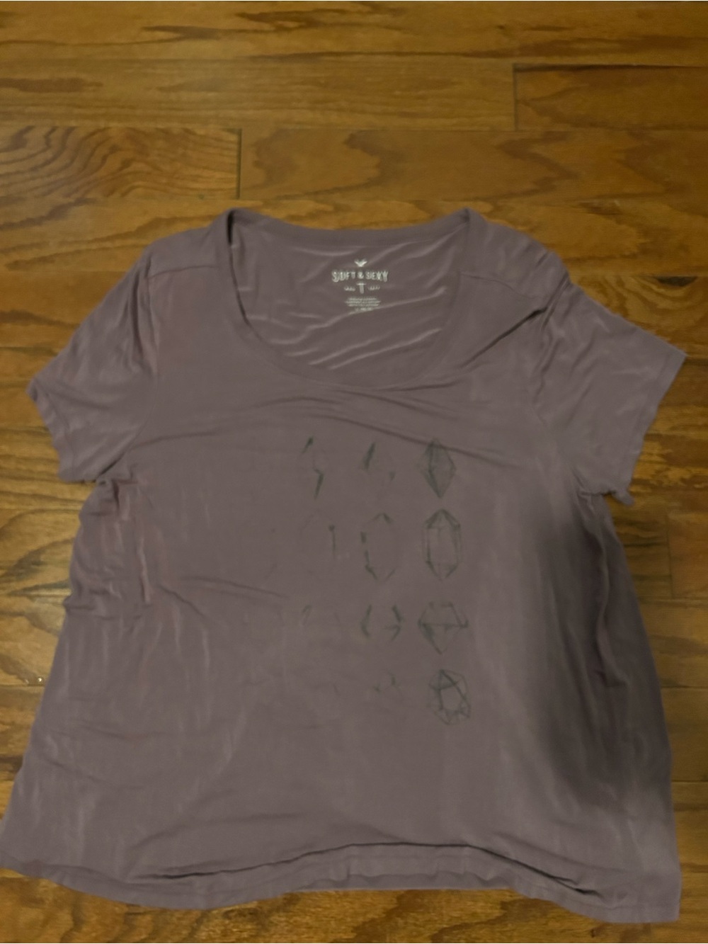 American Eagle Outfitters Lavender Short-Sleeve Graphic Tee